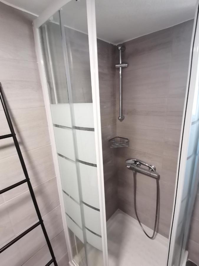 Penthouse Spacious W Super Wifi & Terrace, 2 Min From Metro Athens Exterior photo