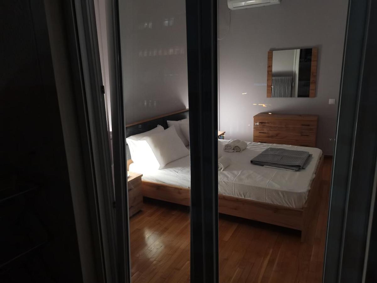 Penthouse Spacious W Super Wifi & Terrace, 2 Min From Metro Athens Exterior photo