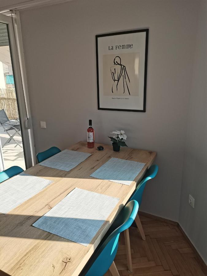 Penthouse Spacious W Super Wifi & Terrace, 2 Min From Metro Athens Exterior photo